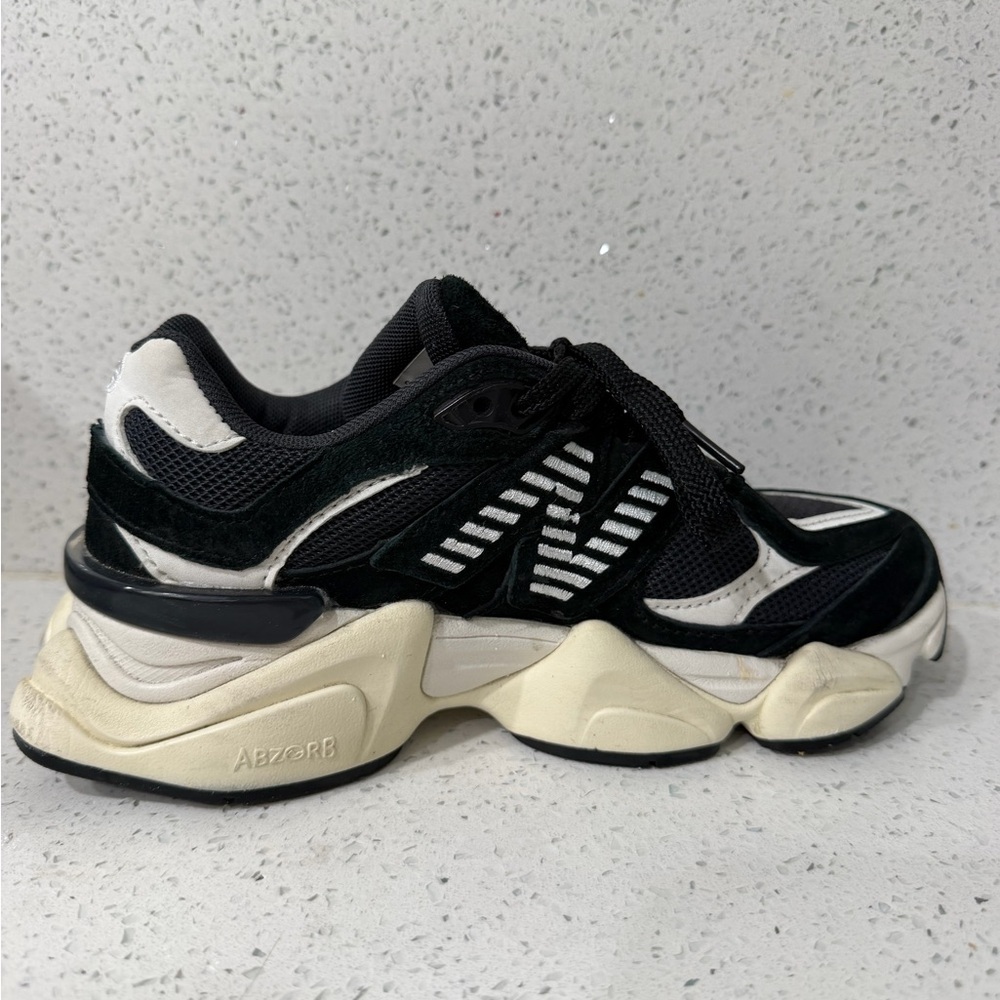 New Balance 9060 Black White Size 4M/5.5W - Picture 5 of 8
